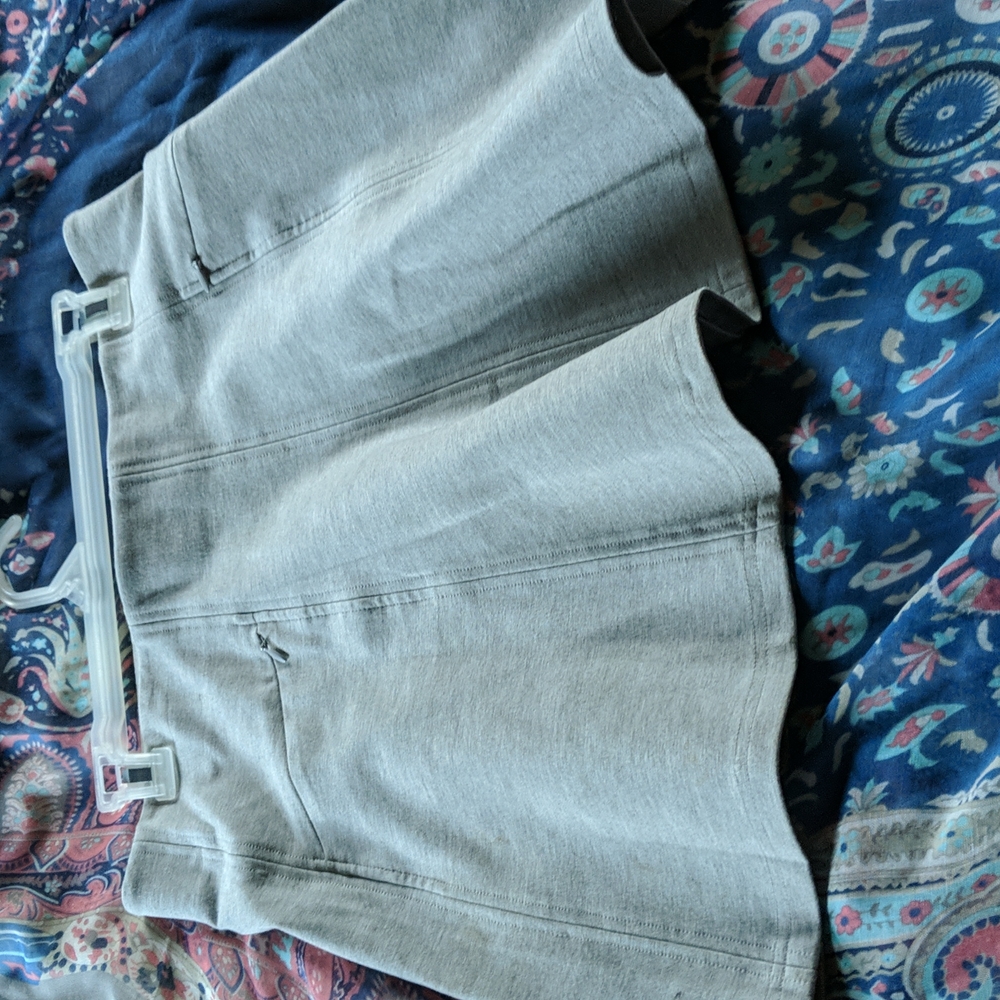 Southern Tide skirt w/ POCKETS !!! M Medium